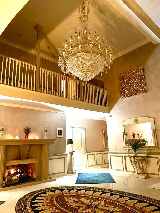 Finn Village - Loch Lomond Villa B&B - Black Room With Jacuzzi-Style Bath Glasgow Kültér fotó